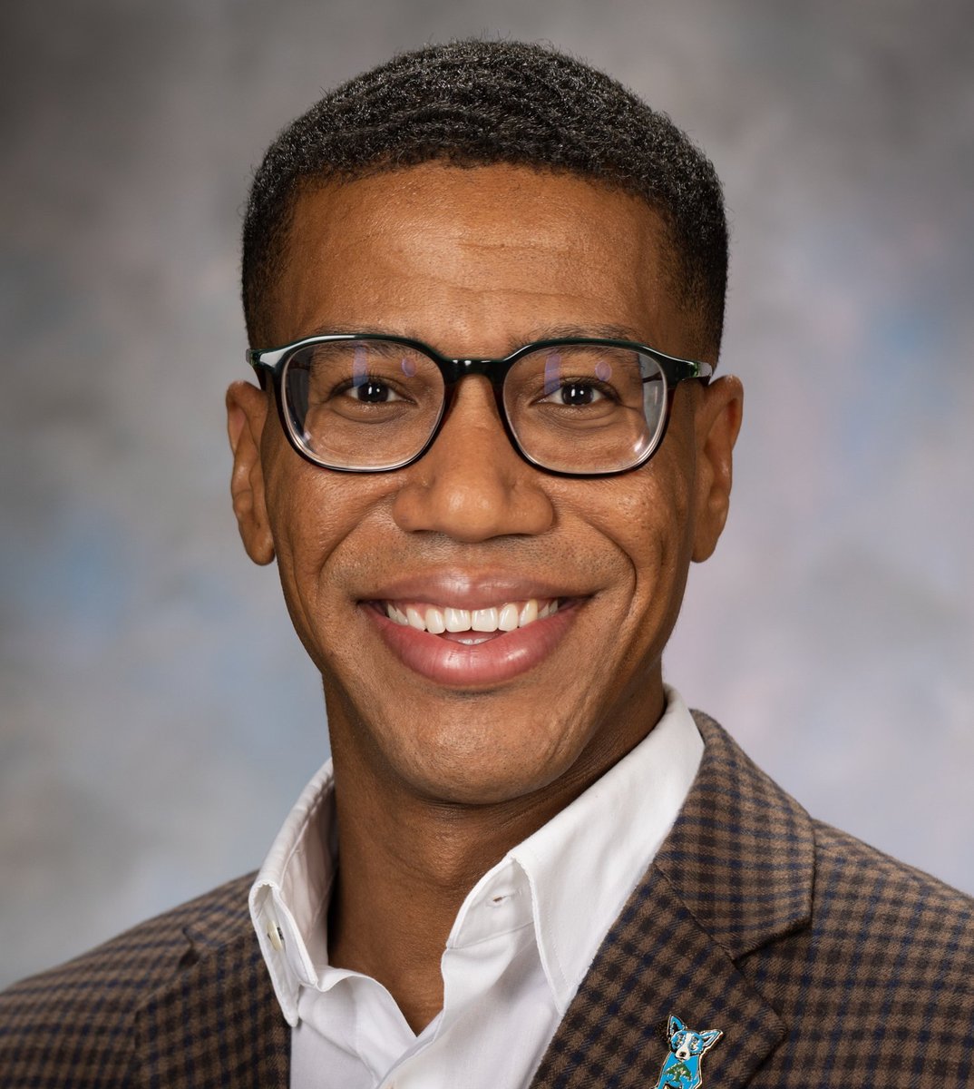 We are delighted to announce that Raphael Malbrue will be our new Attending Veterinarian and Director for the Center for Comparative Medicine at UVA (start day May 8) research.virginia.edu/new-attending-…