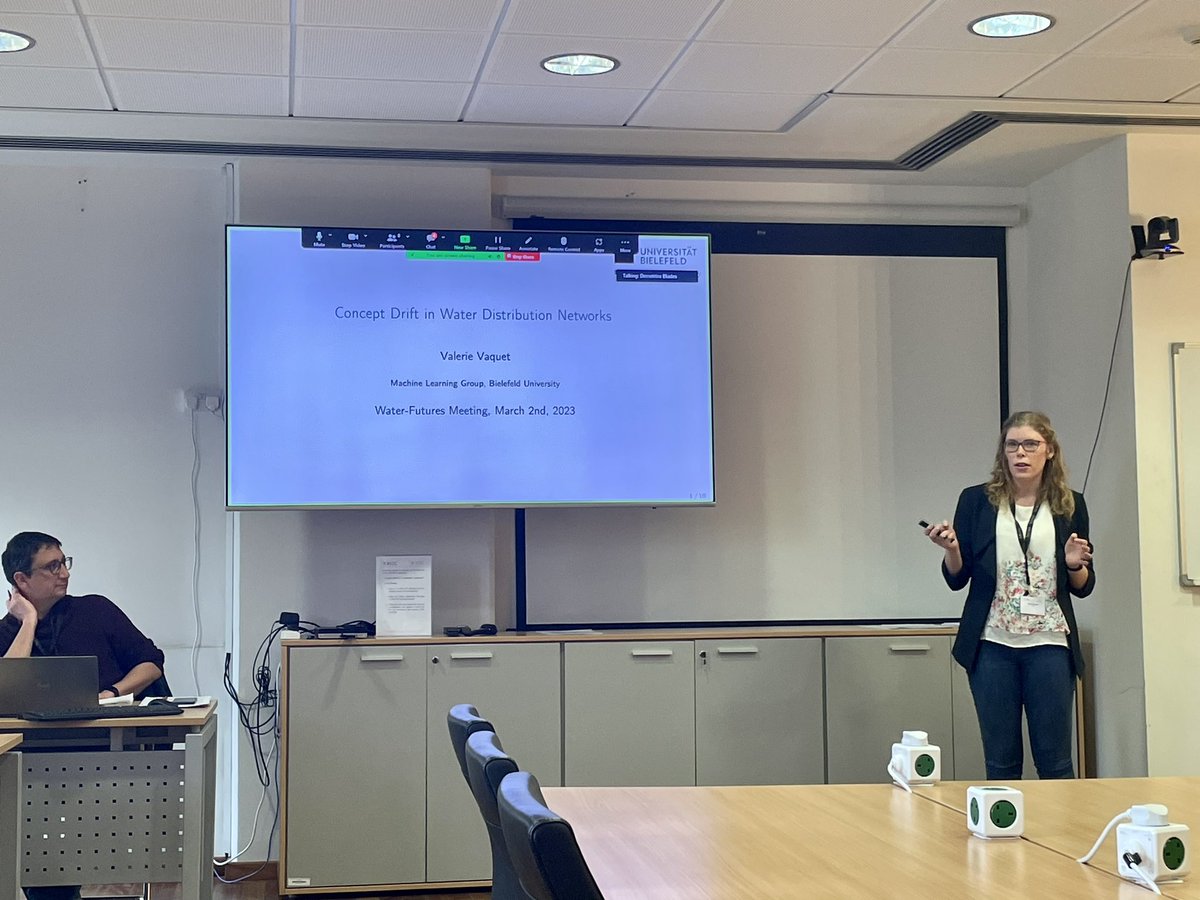 HammerLabML's tweet photo. Last, Valerie Vaquet discusses #ConceptDrift. Sometimes, drift in the data distribution doesn’t trigger model drift, or the model drifts and produces false alarms. 🚨 Explanation approaches may shed light on drift in case of sensor faults and leakage localization. https://t.co/hLQcDvxOZJ