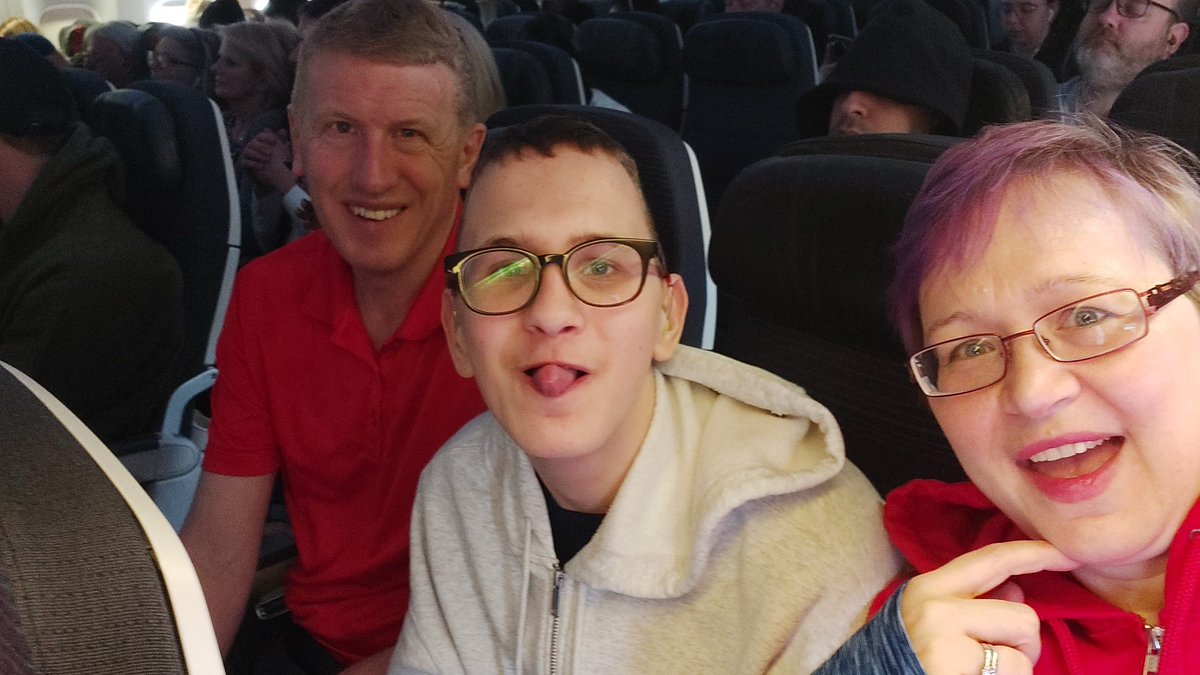 WriterLesleyD's tweet photo. Whatever the security issue was, it has now cleared. We are off! https://t.co/9anjveCQOP