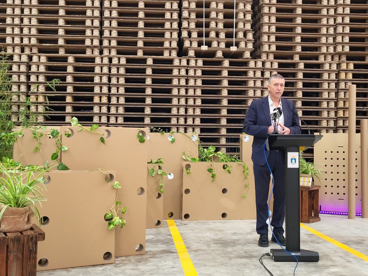 GVAinicotur's tweet photo. 📍@rafacliment_  visita polígon 🏭 El Golfo de #Tavernes que ha finalitzat obres urbanització

🔛 Impuls política industrial de qualitat
☑️Pla Estratègic Indústria Valenciana
☑️ Ajudes millora àrees industrials

#mesindustria #mesempresa #mestreball
@AjunTavernesV @Jacintarubio https://t.co/AyyxUaOi9M