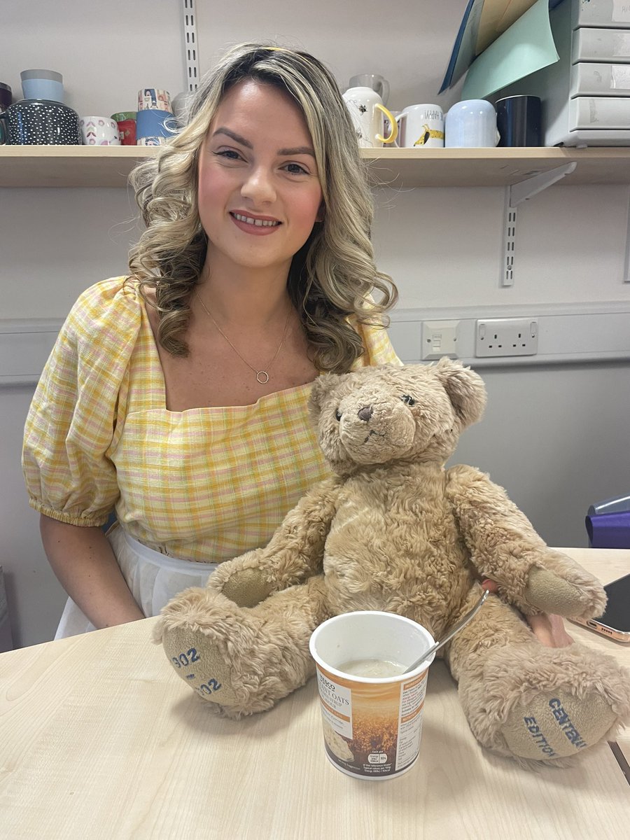 Team RE are all set for World Book Day 📚 Goldilocks has had her porridge this morning too! 🧸
