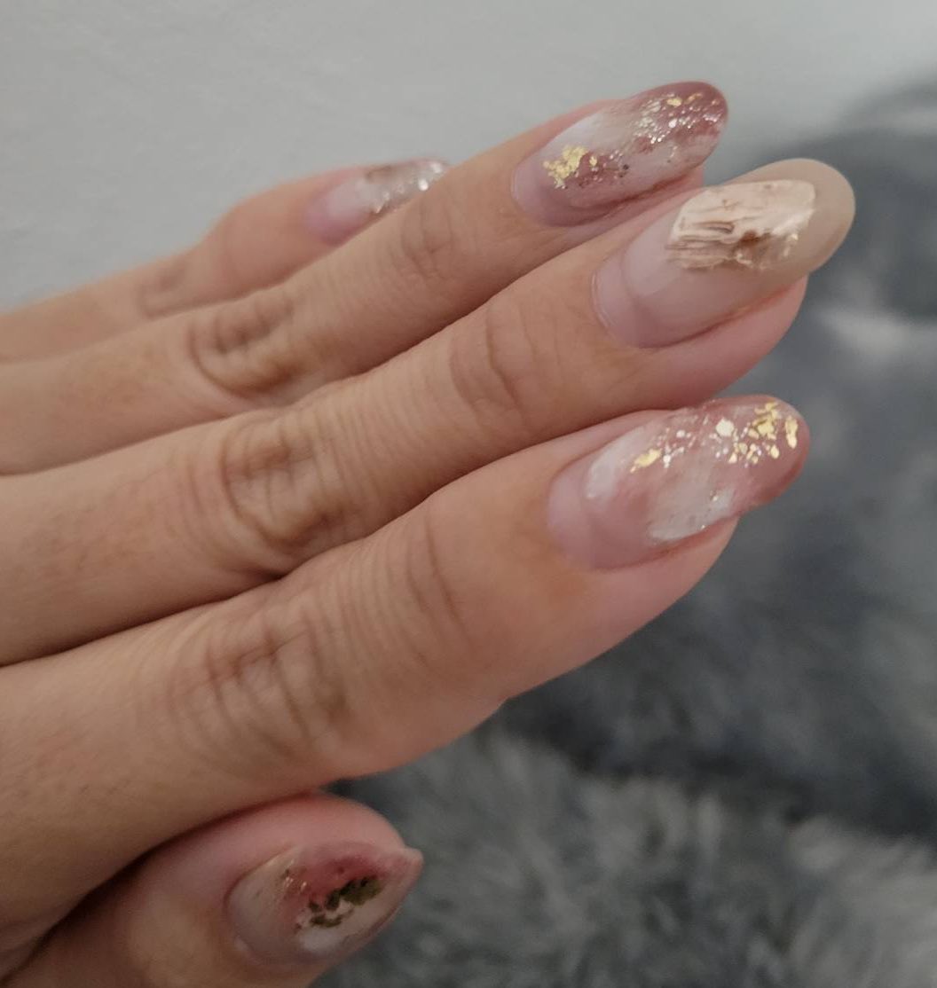 anrich_nail's tweet photo. 我がBOSSのお爪、装着１ヶ月のお写真（現在）根元の伸びが気になるから根元��クリアに近く、でも色は深め、変え時の周期を考えて。形も伸びてきても不自然にならない様に。ご来店→完成したら終わり、じゃなくて１ヶ月後を見据えて。#anrich #ジェルネイル #取れません #ネイリストと繋がりたい https://t.co/VHvf6jbhjb