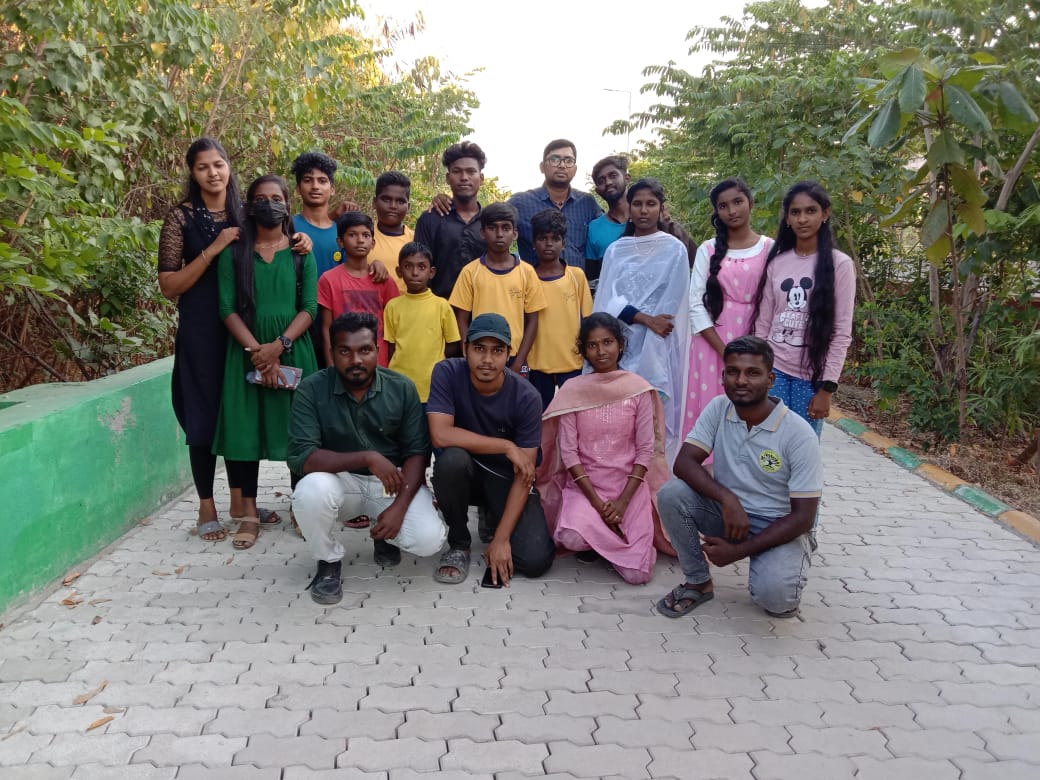 Thuvakkam's tweet photo. Connecting with #nature is always a step ahead in bettering our #environment

The event conducted on the 25 Feb, was a good time of interaction with students.

The nature walk at #urbanforest created with @HCL_Foundation

#Thuvakkam #Education #Project https://t.co/IQwmkxSfBY