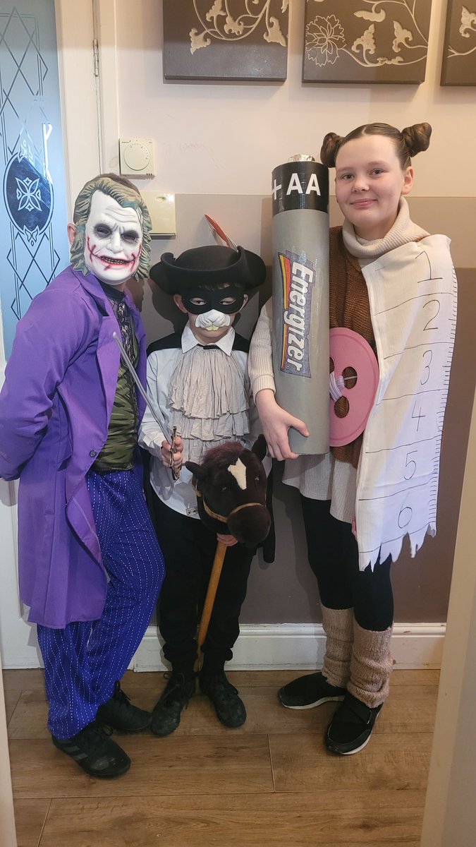 WORLD 🌎 BOOK 📖 DAY 2023
Arrietty The Borrowers, The Joker, and The Highway Rat 🥰🥰🥰