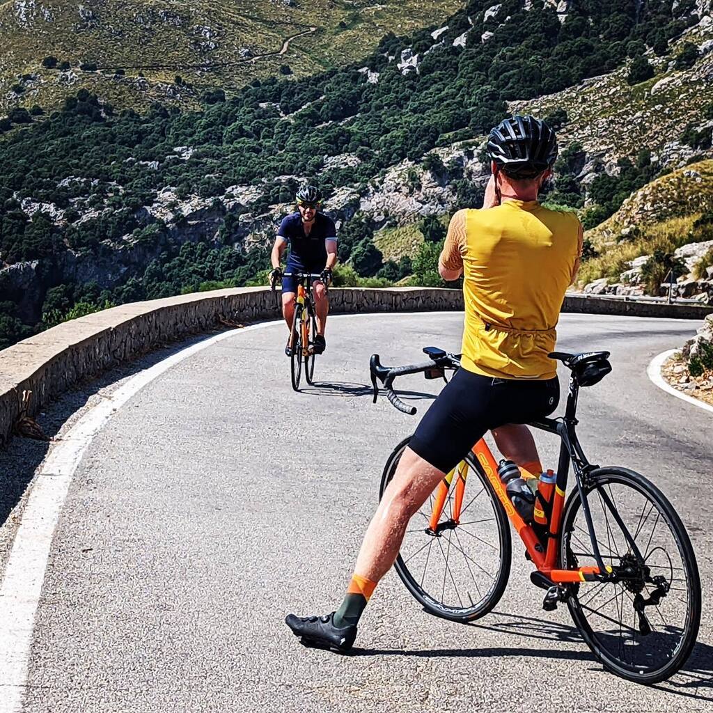 What's better than a fond memories of epic rides with friends! Thank a friend who’s always there to take a picture 📸 during the ride no matter how hard it is. We would be tired of never ending stream of selfies otherwise 😁 instagr.am/p/CpSLPCZMNcF/