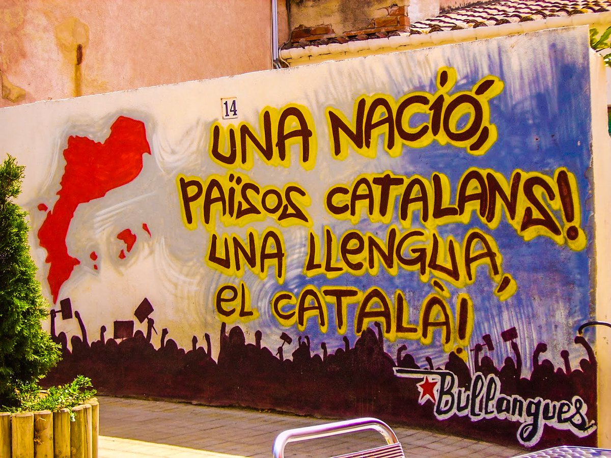 Reivindiquem el dret irrenunciable de viure en català als Països Catalans. #SomPaïsosCatalans