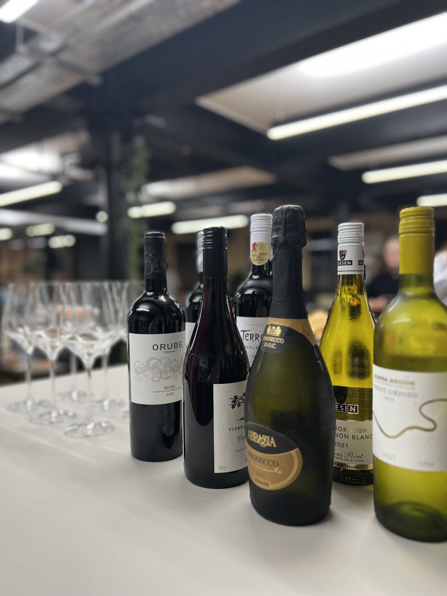EnzymeComms's tweet image. Just because it was cold and dark outside last week, doesn't mean we can't be warm and cosy inside! Our wonderful Enzyme culture committee decided to throw us a wine and cheese evening, and what a night it was...
#wineandcheese #Enzymers