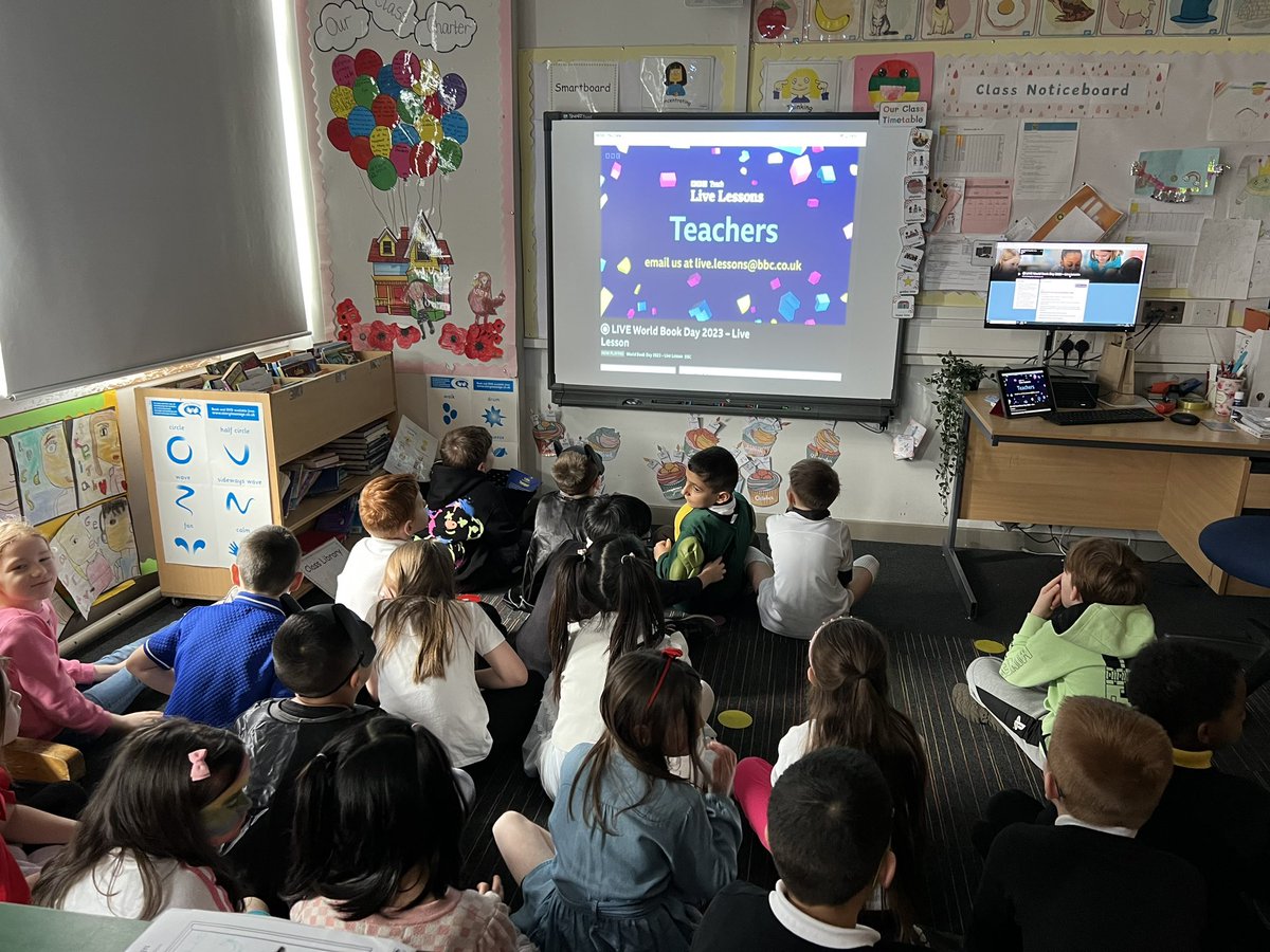 P4 @EastbankPri in Glasgow are all ready to tune in to a special #WorldBookDay #BBCLiveLessons 📕📗📘📙📚 #EastbankPrimary