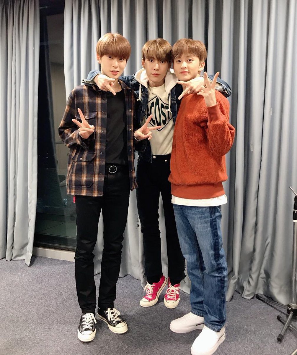 fancyverse_'s tweet photo. แท้จริงแร้วคนตรงกลางคือน้องเร้ก 👐🏻 https://t.co/wR8jIQ0MUt