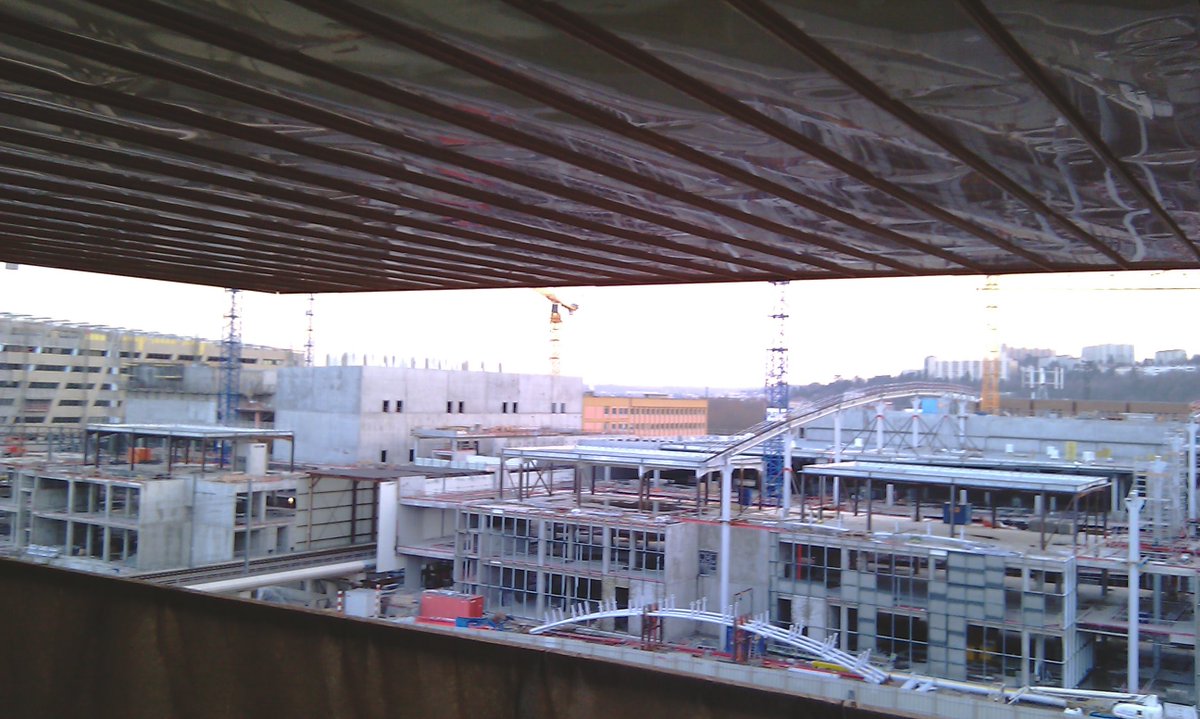 ArchitecteALyon's tweet photo. Je suis tombé sur ces quelques photos du chantier de confluence début 2010, je me suis dit que ça pourrait intéresser quelques Lyonnais. 

Avec du Clément Vergély, du Protzamparc, Jp Viguier etc.

#Lyon 
#Lyonconfluence
#architecture https://t.co/850mcgqKb5