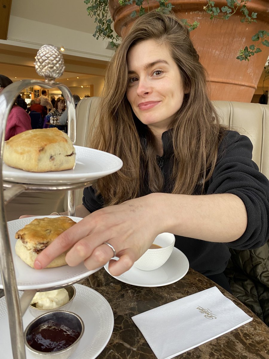 7 cups of tea, 1 delicious scone and a good natter with this fabulous lady and I’m ready for season 4! 🦮🐕‍🦺#ACGAS #season4 ⁦<a href="/RachelShenton/">Rachel Shenton</a>⁩ ⁦<a href="/AnnaMadeley/">Anna Madeley</a>⁩