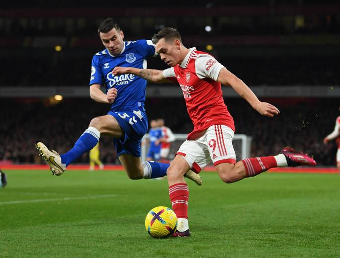 adamkeys_'s tweet photo. Against Everton (A) and Brentford, Martinelli was isolated. Both teams effectively locked down the #Arsenal right, and we didn't move the ball quick enough to our left flank. In the last two games, Trossard has unlocked that, and Martinelli looks like he's back to his best. #afc https://t.co/YEj4fNdRkq