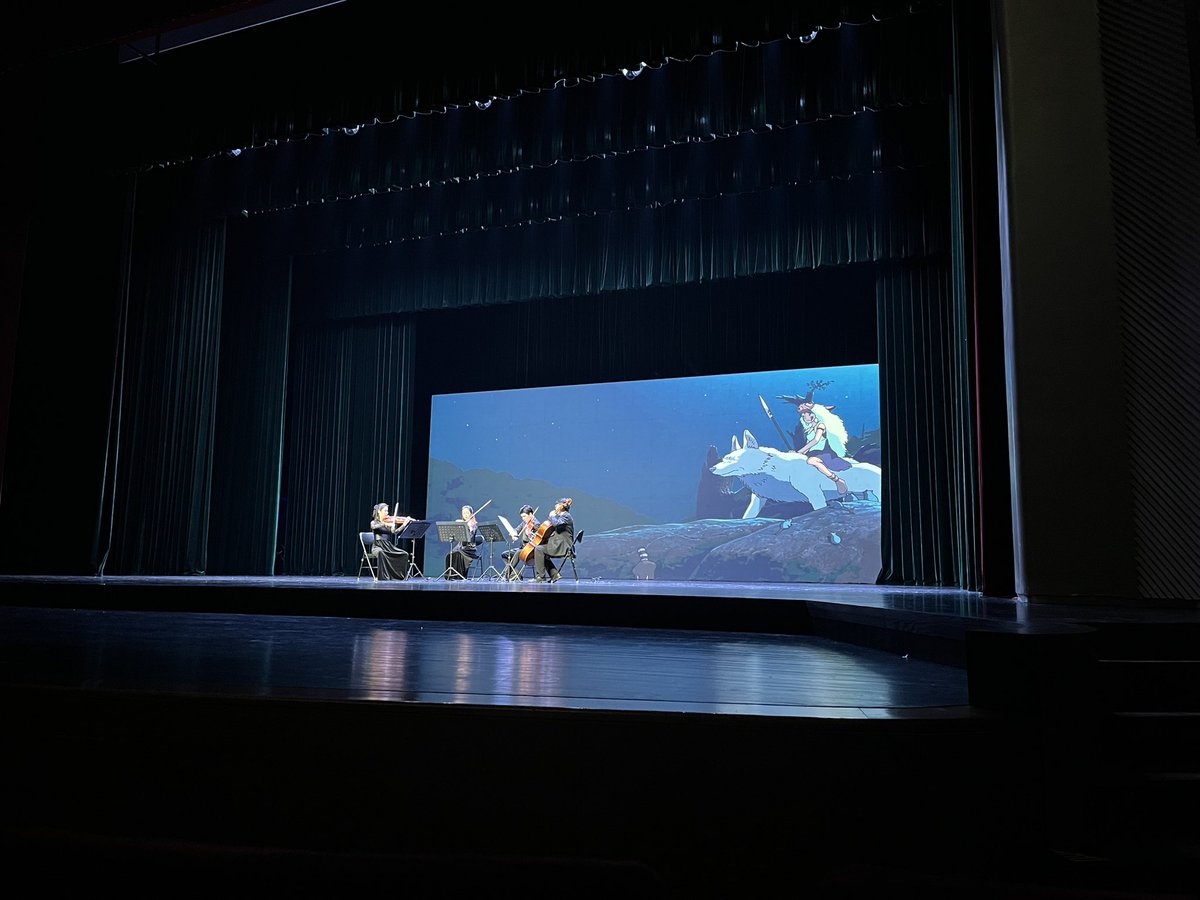 H. (@blblxmxbs) on Twitter photo 