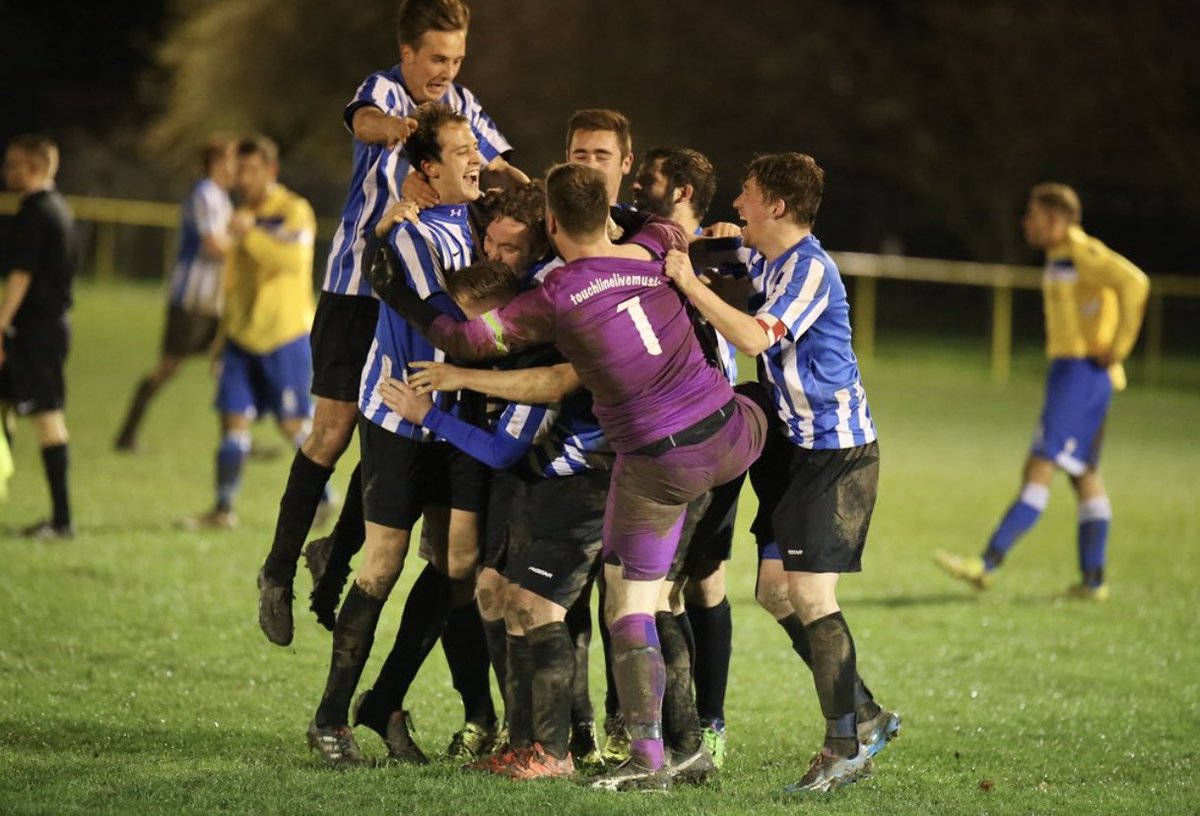 ABridgeTooFar16's tweet photo. My favourite #photograph I have ever taken. It was ⁦@HullbridgeFC⁩ away to ⁦Norwich United FC in the FA Vase on a wet Tuesday night. Everything about that tie was stacked against the Hullbridge side, but a ⁦@samthedogtaylor⁩ goal did the trick. #ThrowbackThursday https://t.co/JPfyMCbJi1