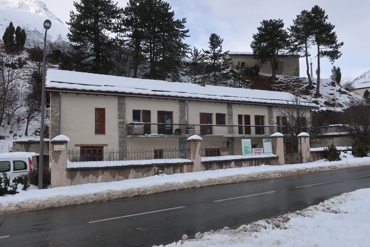 Le @pnvanoise améliore la performance énergétique du bâtiment de la Maison du Reclus situé  à l’entrée du village de Termignon #francerelance vanoise-parcnational.fr/fr/actualites/…