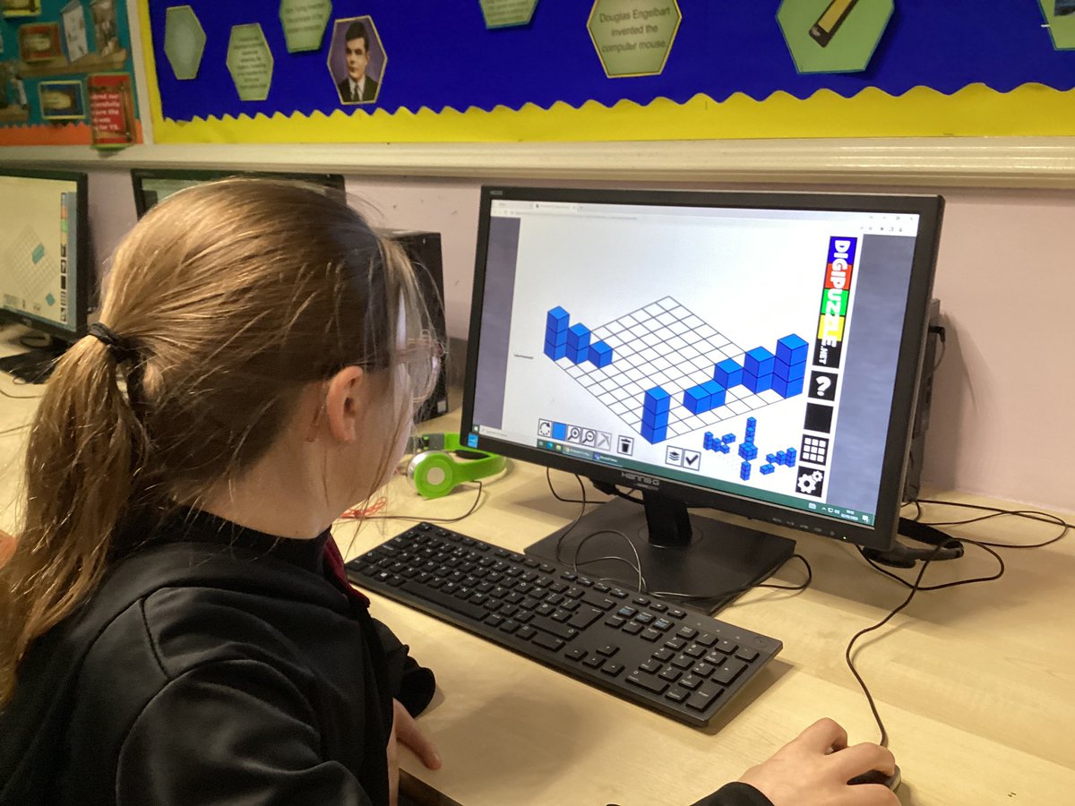 MissMoon tweet media