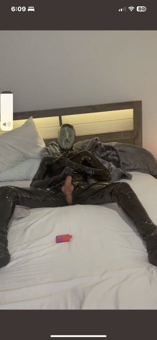 Should I post the video? https://t.co/RI0byE8vet<a href="/tag/newprofilepic"class="tags"><span>#newprofilepic</span></a>