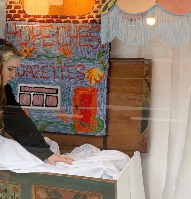 EXCITING!🔥🔥🔥

Yasmine Bre and Eleanor Mclean will be in residence at our studio in SET till July! More on their practice here: workingclasscreativesdatabase.co.uk

We have hosted 6 residencies at our studio in SET giving working class artists space and time to develop their practice!