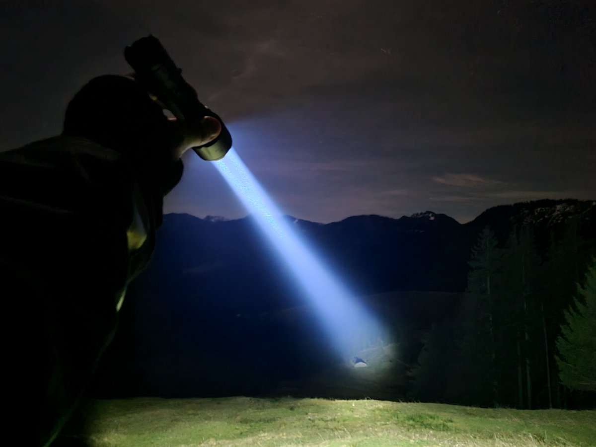 cyanskylight's tweet image. Long throw tactical flashlight CYANSKY K3V2.0, around 700m with 2000 lumens brightness. with a good hotspot to focus your target and a useable spill, that can illuminate nearby areas.
#cyanskyk3v2 #ledflashlight #edclight