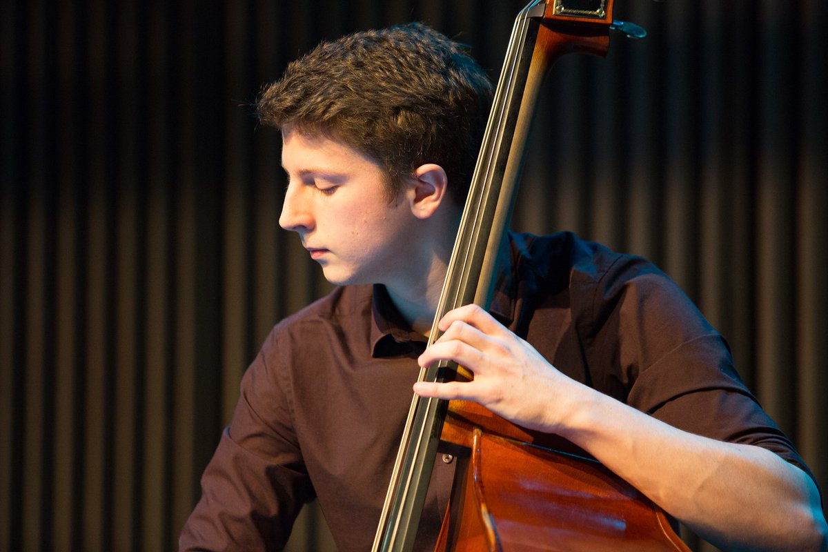 Midlands Arts Centre (MAC) (@mac_birmingham) on Twitter photo James Owston trio features three up-and-coming players who graduated from the Jazz course at the Royal Birmingham Conservatoire <a href="/BirmCons/">Royal Birmingham Conservatoire</a>.
James himself on bass, <a href="/alexmerrittsax/">Alex Merritt</a> on sax and Euan Palmer <a href="/th_palminister/">Euan Palmer</a> on drums.🥁
Tickets from £9. Join us!
macbirmingham.co.uk/event/ballamy-… James Owston trio features three up-and-coming players who graduated from the Jazz course at the Royal Birmingham Conservatoire <a href="/BirmCons/">Royal Birmingham Conservatoire</a>.
James himself on bass, <a href="/alexmerrittsax/">Alex Merritt</a> on sax and Euan Palmer <a href="/th_palminister/">Euan Palmer</a> on drums.🥁
Tickets from £9. Join us!
macbirmingham.co.uk/event/ballamy-…