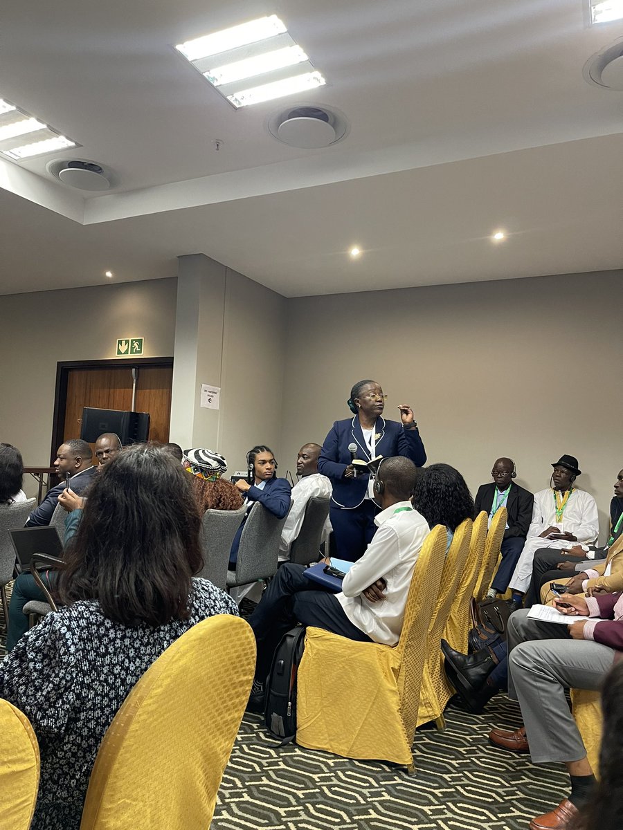 youthconnektga's tweet image. #OneForestSummit Jour 1 🌳

« Je me sens jeune donc je m’assois auprès des jeunes » 😍

Quelle belle intervention de la Ministre de l’Environnement du Rwanda @MujaJeanne.

@oneplanetsummit 
@ForetmerGOUVGA
#AseatAtTheTable