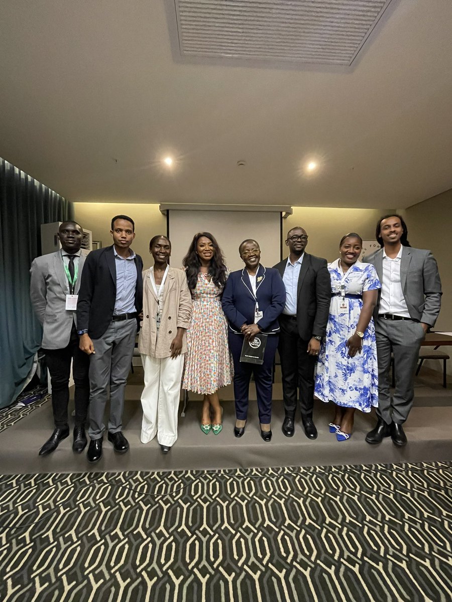 youthconnektga's tweet image. #OneForestSummit Jour 1 🌳

« Je me sens jeune donc je m’assois auprès des jeunes » 😍

Quelle belle intervention de la Ministre de l’Environnement du Rwanda @MujaJeanne.

@oneplanetsummit 
@ForetmerGOUVGA
#AseatAtTheTable