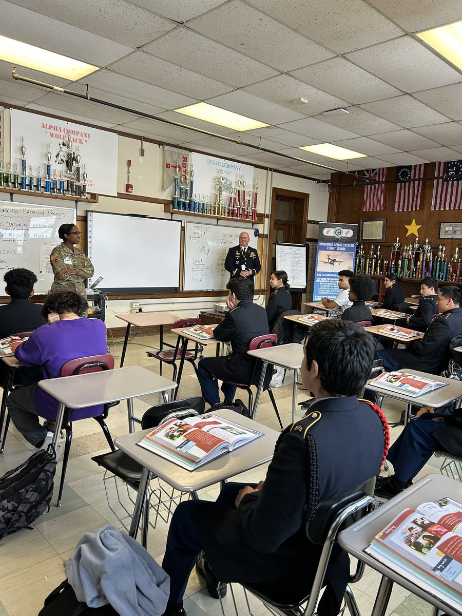 CHSEPrincipal's tweet image. It was an honor to have Colonel K. Daffin, 2nd Brigade for the U.S. Army Cadet Command, visit and speak to our JROTC program at East.