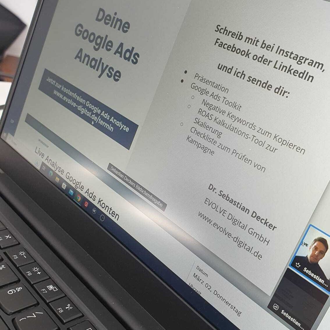 Haendlerbund's tweet image. Warum sich die Teilnahme beim #GoogleCommerceCamp wirklich lohnt? 😉

Referent Dr. Sebastian Decker von #EvolveDigital geht in seinem Vortrag “Live Analyse Google Ads Konten” direkt auf die #GoogleAds Konten zweier Teilnehmer ein.