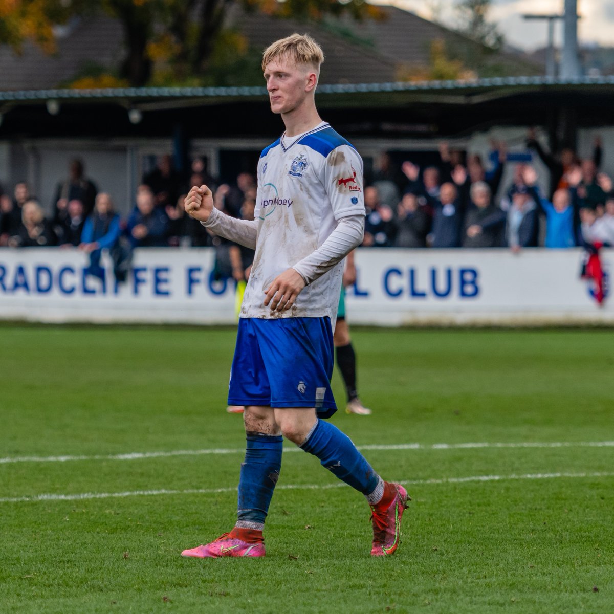 buryfc_women's tweet photo. Fresh from picking up the sponsor's MotM last night, all at Bury AFC want to wish @ConnorComber many happy returns today! 👍

Happy Birthday, Connor! 🥳⚪️🔵

#BuryAFC | #YourTown | #YourTeam https://t.co/Z7060LNMdT