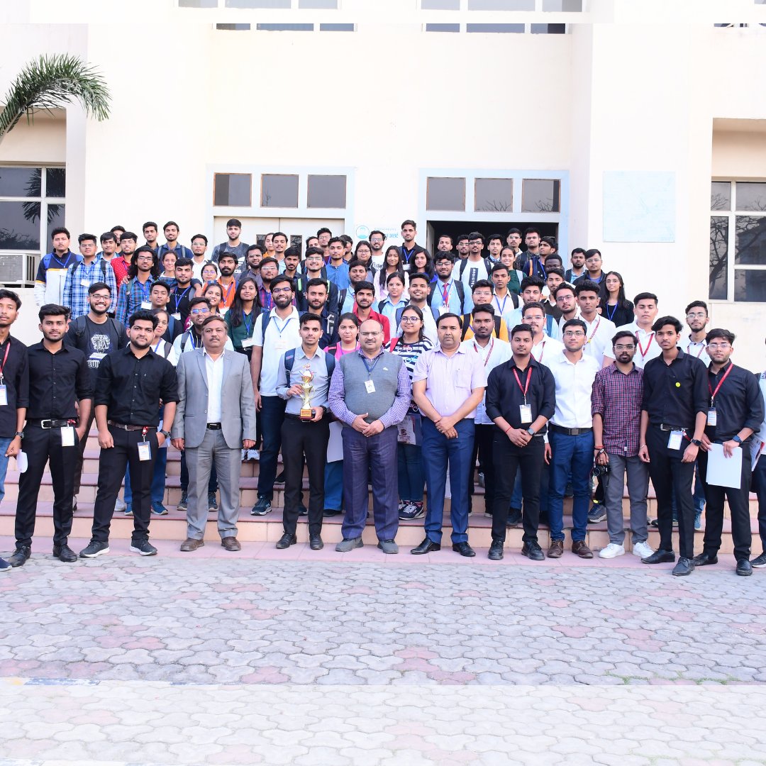 ITSEngggn's tweet photo. Greater Noida, Wed 01 Mar, 2023: CSE Department of I.T.S Engineering College, one of the Premier Institution in the field of Engineering &amp; Management Edu. organized a “Code-O-Fiesta” Hackathon in association with Computer Society of India...

#ComputerSociety #itscollege #itsengg https://t.co/04EOyXrP5a