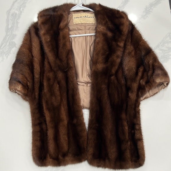 LenitaApril's tweet photo. So good I had to share! Check out all the items I'm loving on @Poshmarkapp #poshmark #fashion #style #shopmycloset #tommyhilfiger #sourceunknown: https://t.co/BtE7P6F6Cs https://t.co/UykSllUKAo