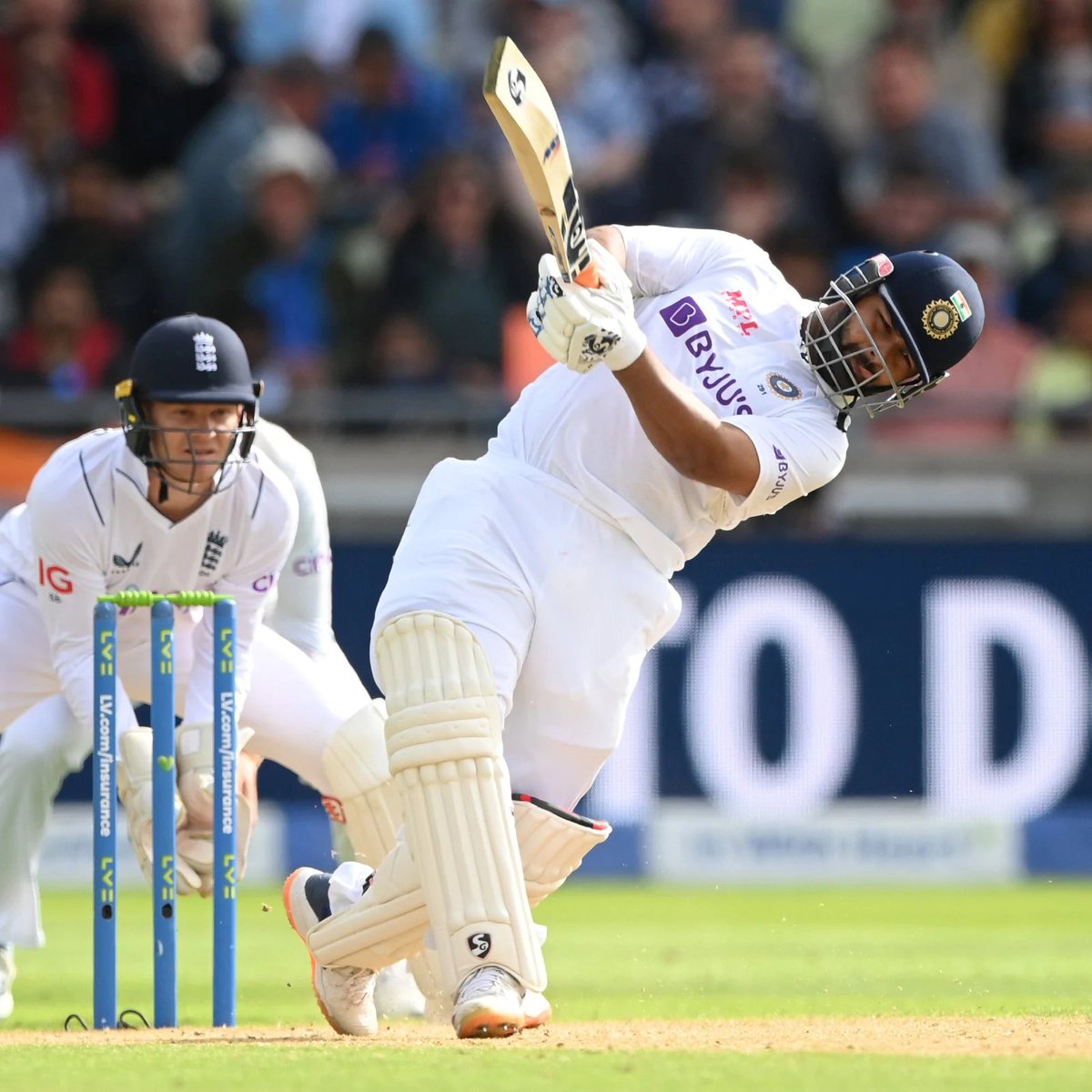 Koi puchhe toh keh dena
Ek tha jo aisa khel deta tha
Test ko t20 samajh ke pel deta tha