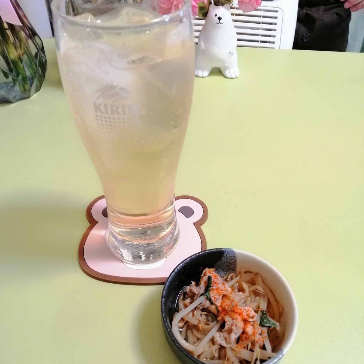 ikana5kun's tweet photo. [ほろよい]
垂水・天々彩(あまいろ)
垂水東口北の住宅地にある、先月オープンしたちょい飲み店。
スナックバーの様な雰囲気だけどアットホームな居酒屋。
少しテンション高い楽しい店主さんたちと楽しく飲みました。
昼間は別の方がカフェやワークショップをやっているそうです。
#垂水 #居酒屋 #バー https://t.co/KcRIm5TODD