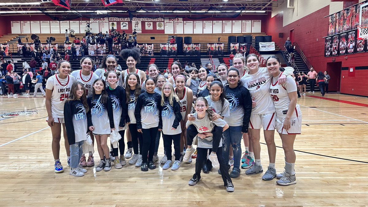 LBAElite21's tweet photo. Thank you @LadyRedBasketb3 for the opportunity for some of our girls to help out at the game! Our 4th graders enjoyed their time behind the bench and got to soak it in post game! https://t.co/N1WFVHjYO0