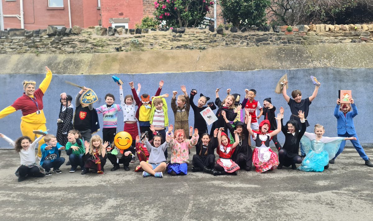 Miss Taylor tweet media