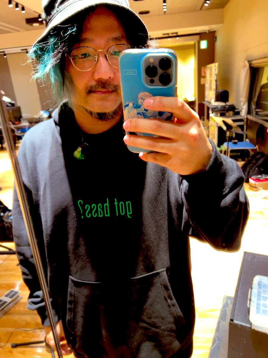 kei4361's tweet photo. リハでした。
今日もめちゃんこベース弾きました。
あのフーディ着ました
#gotbass https://t.co/7EKKAlz12g