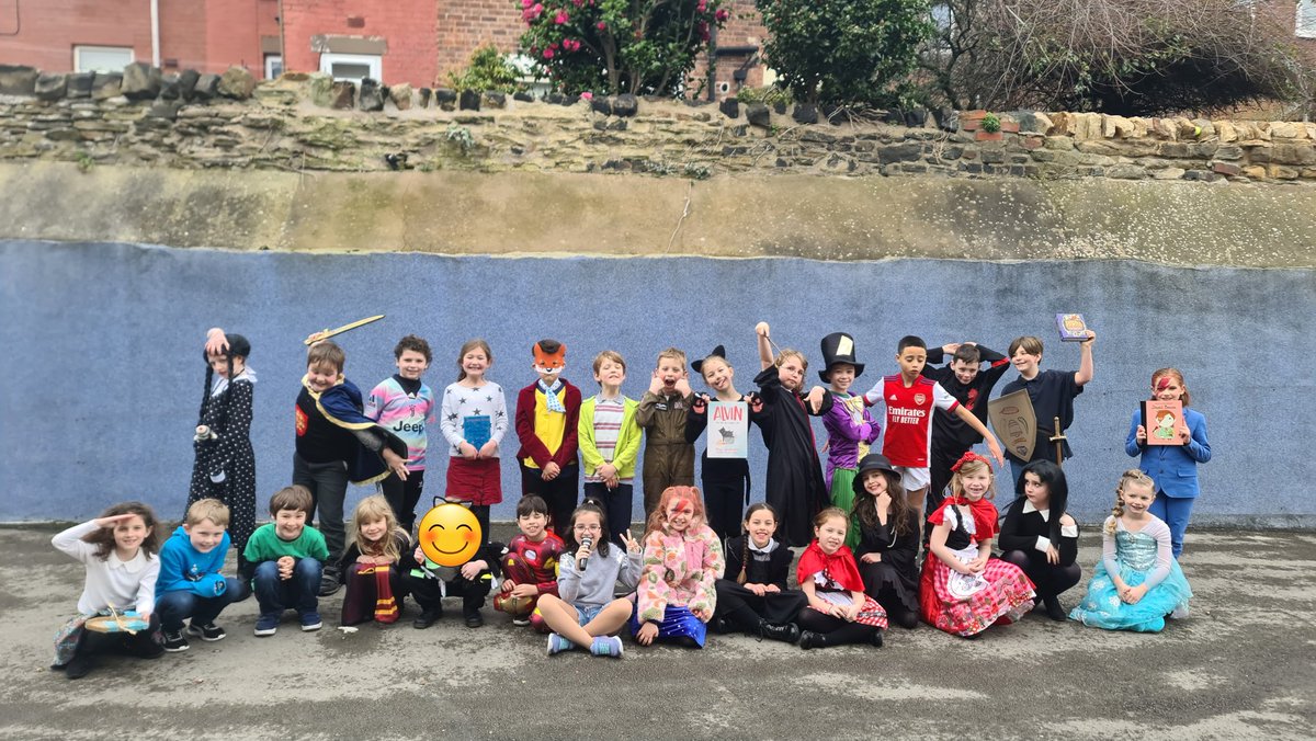 Miss Taylor tweet media