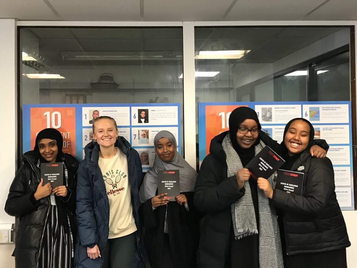 PapatangoTC's tweet image. Happy #WorldBookDay! We're looking over the hundreds of playtexts we've published, through the #PapatangoPrize and with the young writers on our free #GoWrite programme.

Extra points for anyone who's dressed up as, say, a Foxfinder or a Yorkshire pensioner or a funeral director.