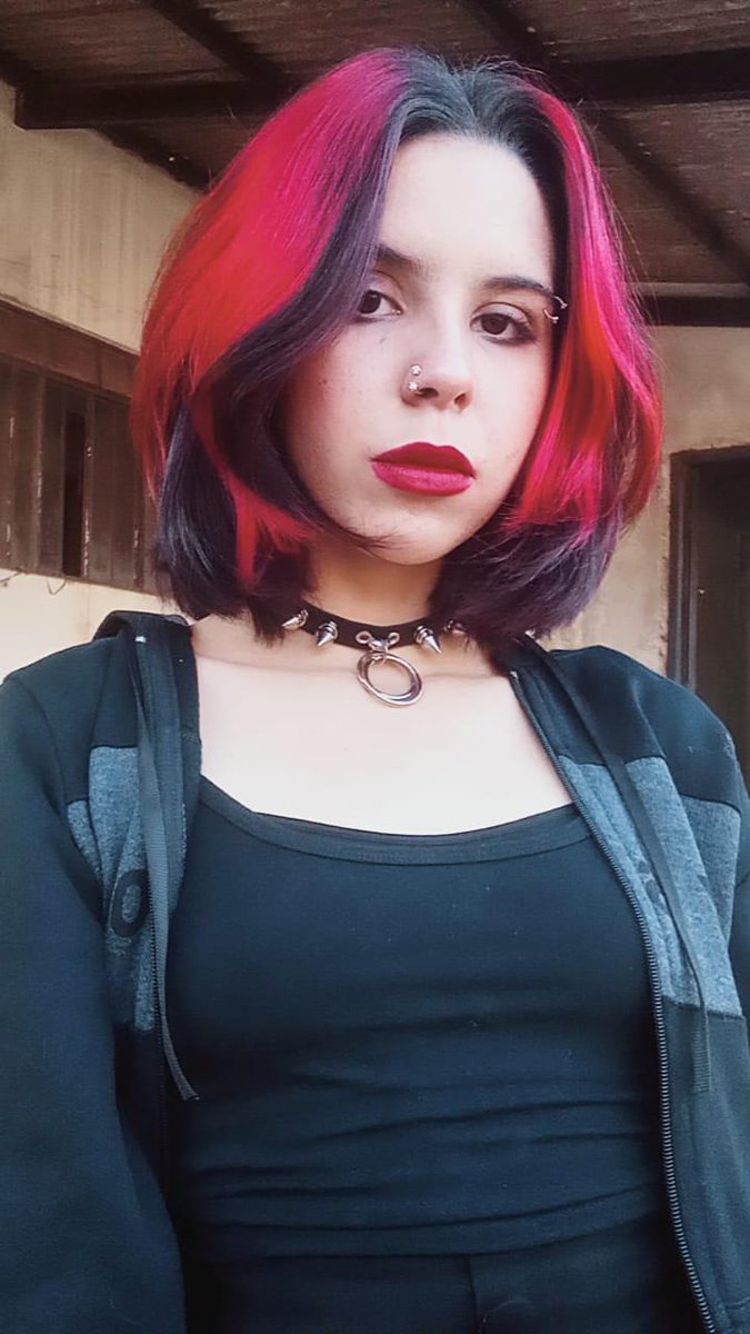 Lebrecomum's tweet photo. vibe emo boneca https://t.co/HRrqLV2Gyo
