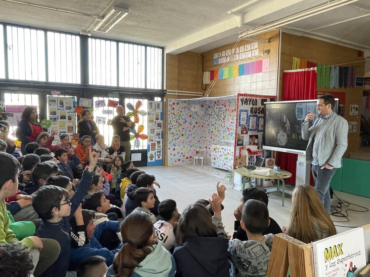 maiteroes's tweet photo. #zamoralee Hoy German Delibes visita el CEIP Ntra Sra de la Paz de Villaralbo gracias a @Hoy_Libro, @educacyl y @MiguelFundacion. Un recorrido muy emocionante para conocer el lado más humano de “El otro Delibes” a través de los ojos de su nieto. @cfiezamora @cfiebenavente https://t.co/a8HCADimu6