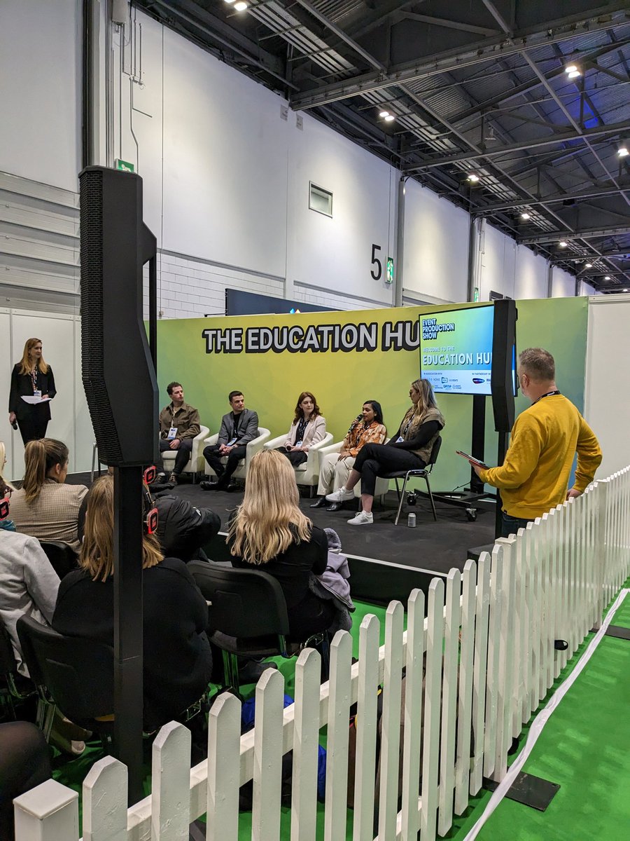CardiffMetTHE's tweet photo. @CardiffMetTHE #eventmanagement students at @IntlConfex and @EventProdShow learning huge amounts about the industry and making new contacts. #futureeventprofs https://t.co/jt45pUjNCH