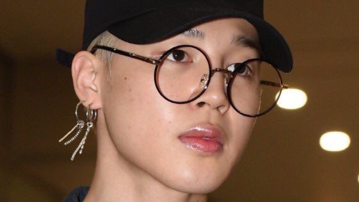 librafolders's tweet photo. barefaced jimin ♡ https://t.co/K19wWWDl5h