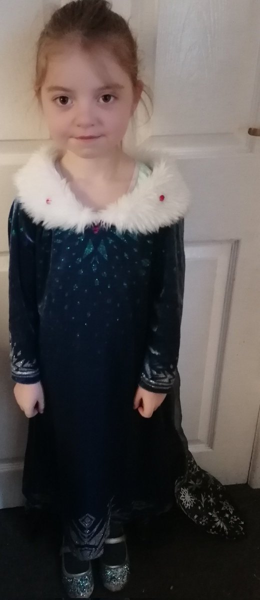 heathersharman1's tweet photo. @OPA_LGR_Y1SB Libbie dressed as queen Elsa :) hope you all have a lovely day x https://t.co/Xq1RMU7Ocf