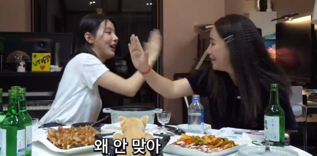 G_Nox_'s tweet photo. Miyeon's high fives: https://t.co/oF96IRhyFH