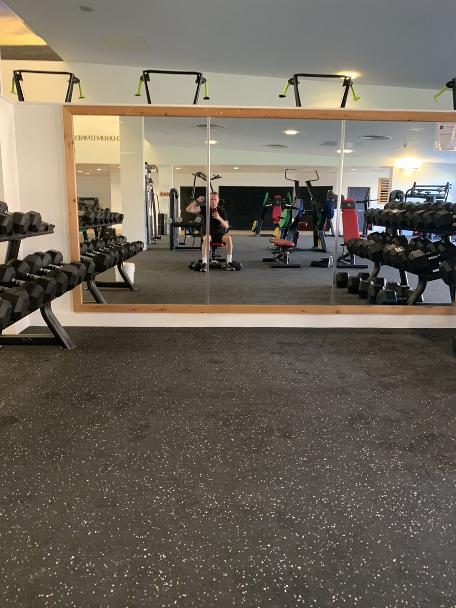 Getting a pump on 💪💪 Gym to myself.