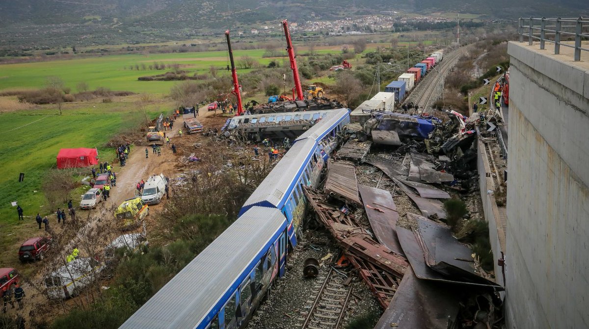 HliasAgg's tweet photo. Bitter sadness and anger at this national tragedy, in a country where nothing really ever works. My thoughts, prayers and deepest condolences to the families of all the victims.  #NeverAgain #Τεμπη #τεμπη_εγκλημα https://t.co/WJGuTaR3FP