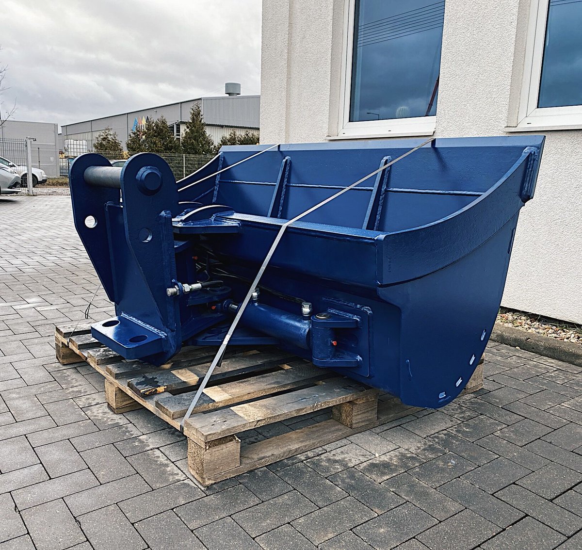 buckets_hydro's tweet photo. Model: GBH-19-2000-MS10-0
For excavator: 17-19 tons
Weight: 607 kg
SAE capacity: 0,68 m3
Adapter: MS10

#hydroinstalostroleka #excavator #excavatorbucket #miningequipment #heavyequipment #excavatorattachments #grävmaskin #rivare #maskinförare #grävskopa

https://t.co/kluPviRmgl https://t.co/nSKzDg90GX