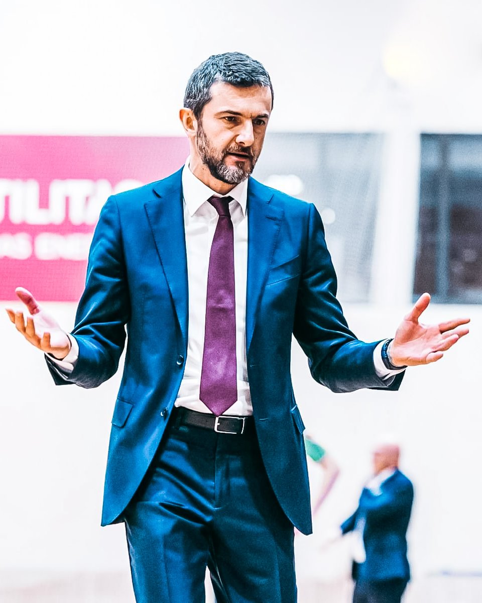 🔥 Arnel Dedić continues his excellent work with AVIS UTILITAS Rapla! In the hunt for a playoff spot this season, Rapla got an important win against Estonian rivals and the Europe Cup squad, Kalev/Cramo, in the @Pafleague 77:83!

Good work, coach! 👏

#FlyBasket