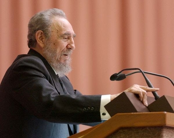 #Fidel: 'Es una fortuna el método que estamos usando, que es incomparablemente más democrático que el método del pluripartidismo y es la aplicación de un concepto muy revolucionario en materia de democracia: el concepto de que el pueblo postula y el pueblo elige'. #YoVotoXTodos