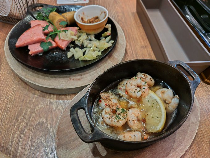 ラァくんともんじゃを食べに行った(行けなかった)(行けなかったのでキリンシティに行った)(小海老のアヒージョがクソ美味かった) 